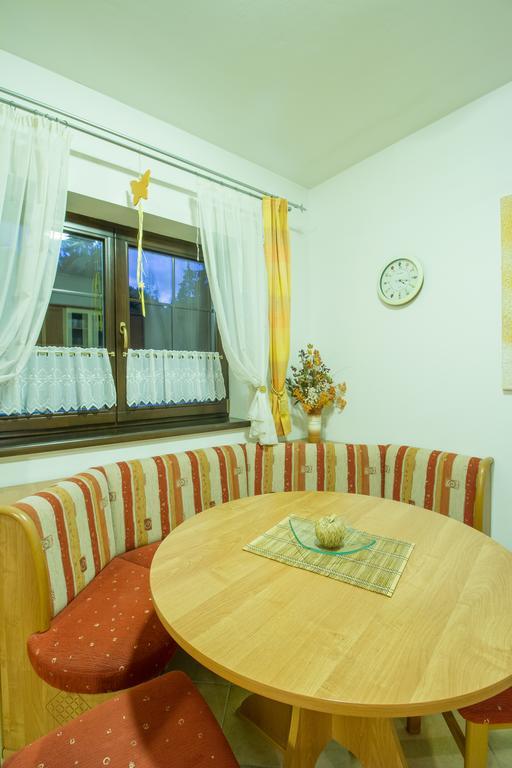 Vila Helena - Apartment Helena 2 Ruzomberok Zimmer foto